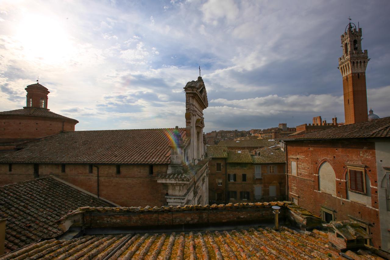 B&B Le Logge Luxury Rooms Siena Kültér fotó